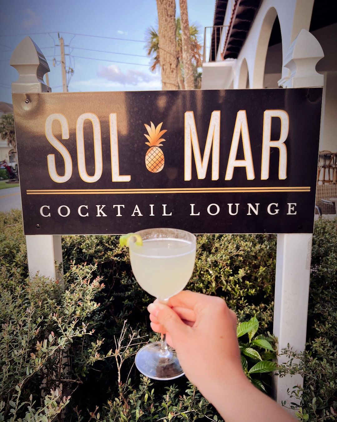 SOL MAR Cocktail Lounge